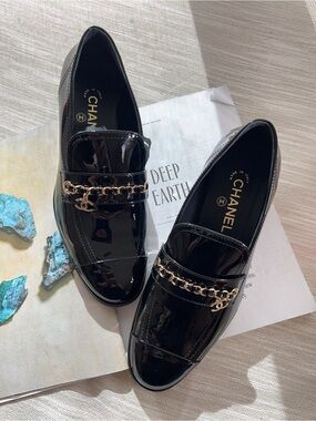 Chanel Patent Leather Flats size39